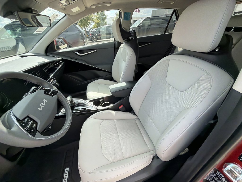 New 2026 Kia Niro EX FWD image 13