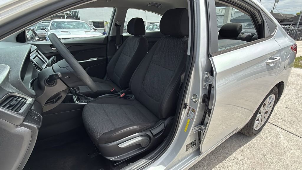 Used 2020 Hyundai Accent SE FWD image 14