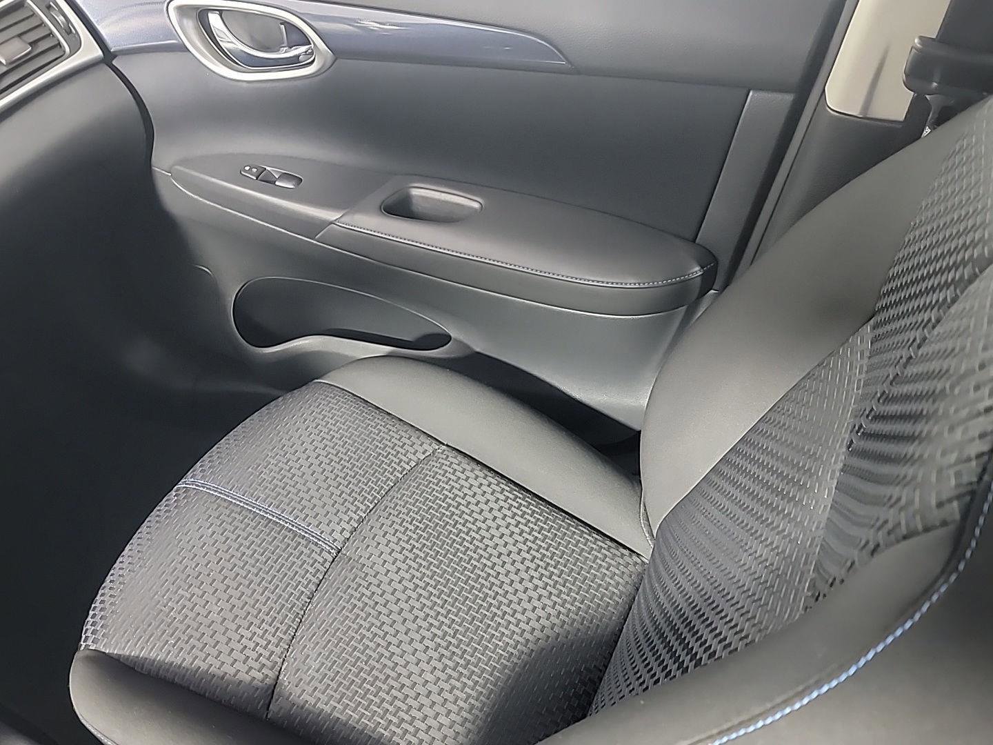 Used 2017 Nissan Sentra SR FWD image 21