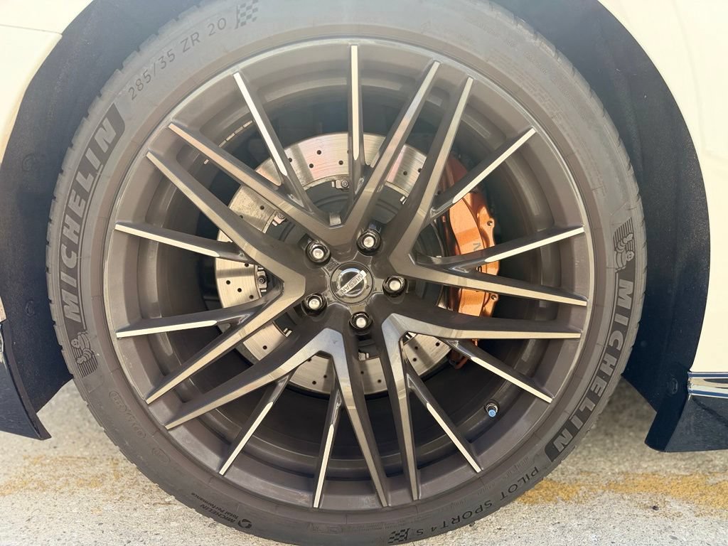 Used 2020 Nissan GT-R Premium AWD/4WD image 11