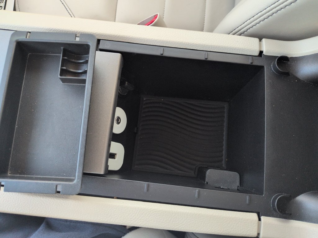 Used 2012 Ford Taurus SEL FWD image 25