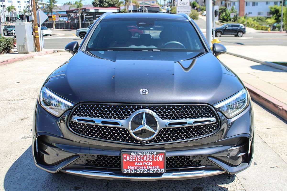 Used 2025 Mercedes-Benz GLC 350e 4MATIC image 10