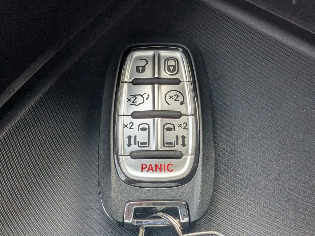 New 2026 Chrysler Pacifica Select FWD image 31