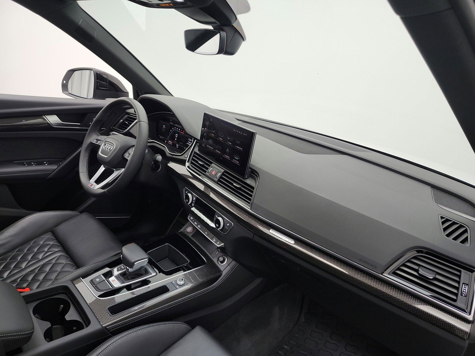 Used 2023 Audi SQ5 Premium Plus w/ Premium Plus Package image 17