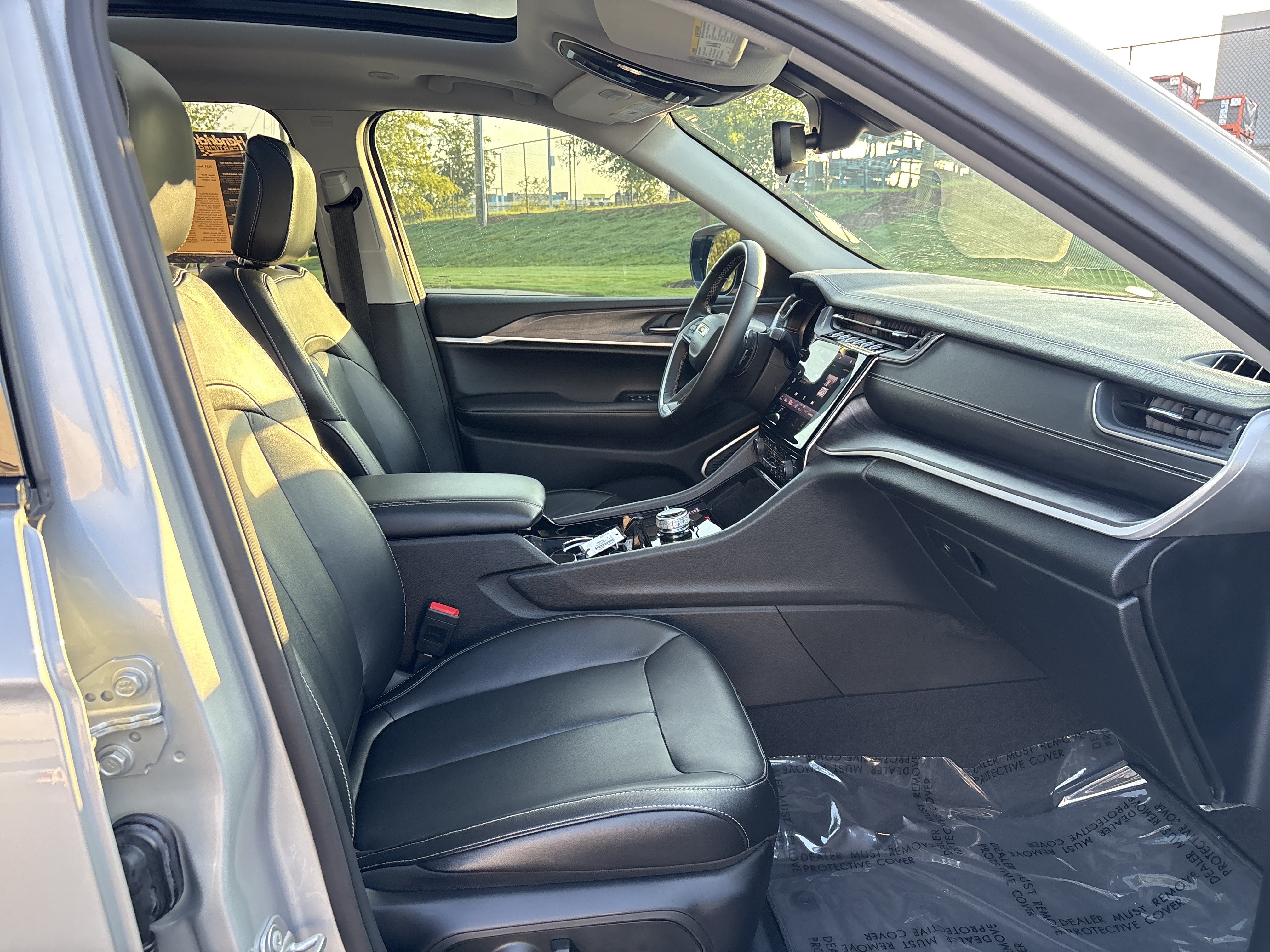 Used 2021 Jeep Grand Cherokee L Limited AWD/4WD image 25