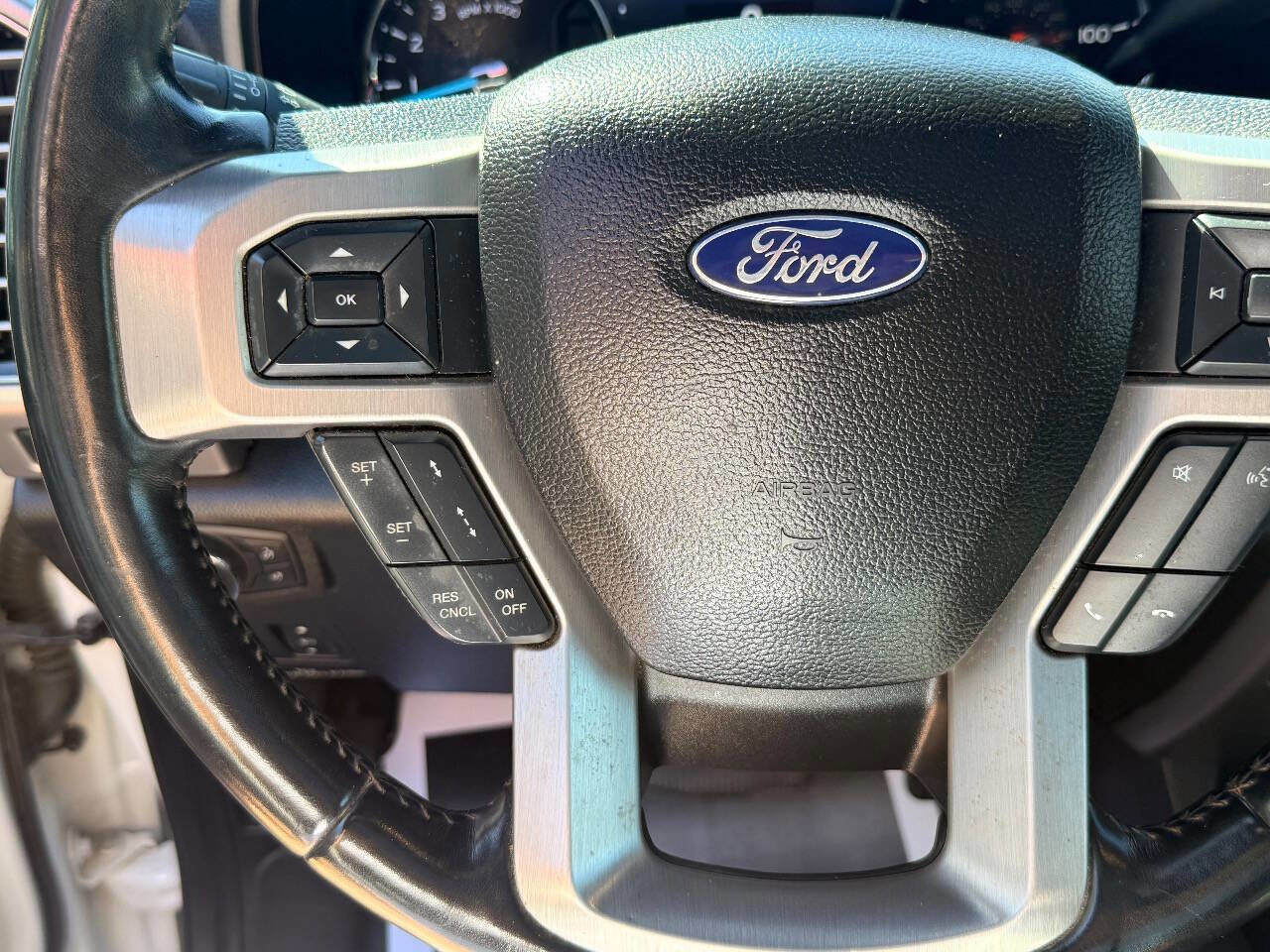Used 2020 Ford F250 Platinum w/ FX4 Off-Road Package AWD/4WD image 27