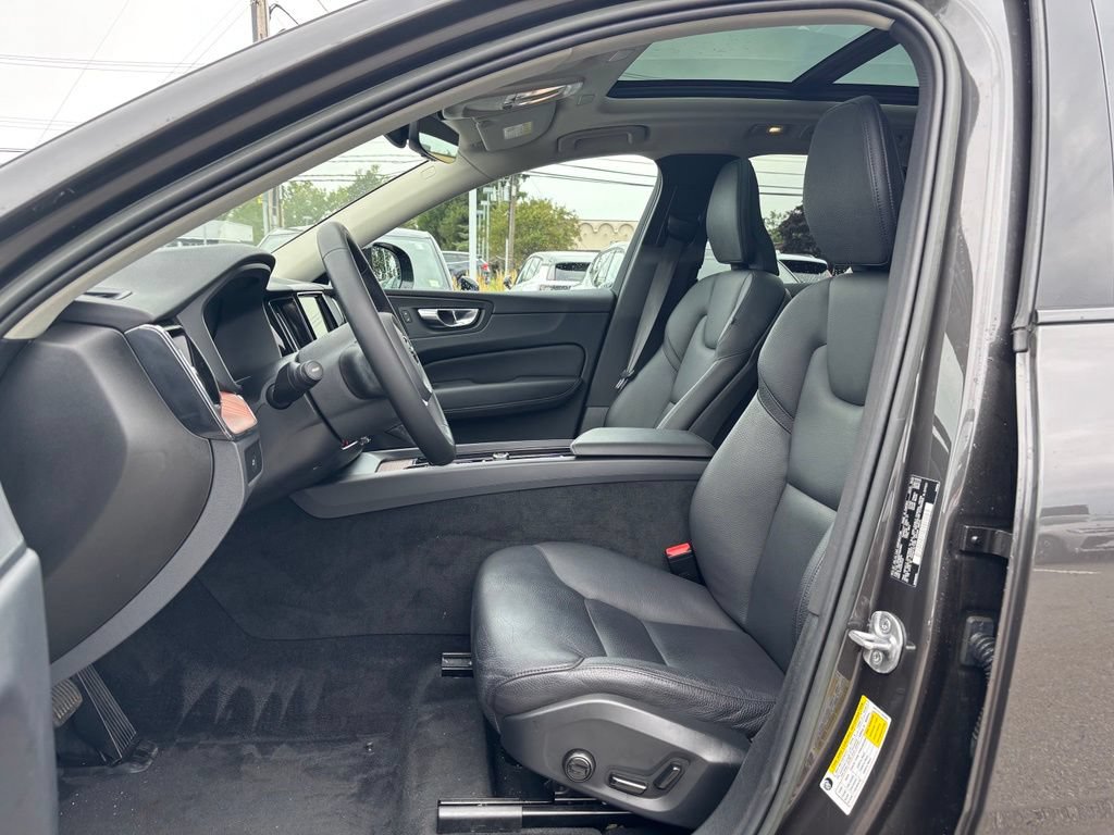 Used 2023 Volvo XC60 B5 Plus w/ Climate Package AWD/4WD image 19