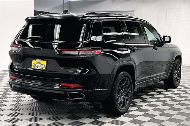 Used 2023 Jeep Grand Cherokee L Summit AWD/4WD image 13
