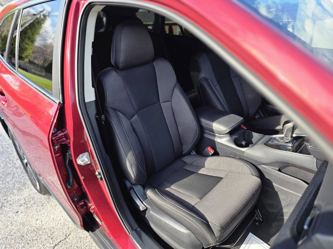 Used 2022 Subaru Outback Premium image 16