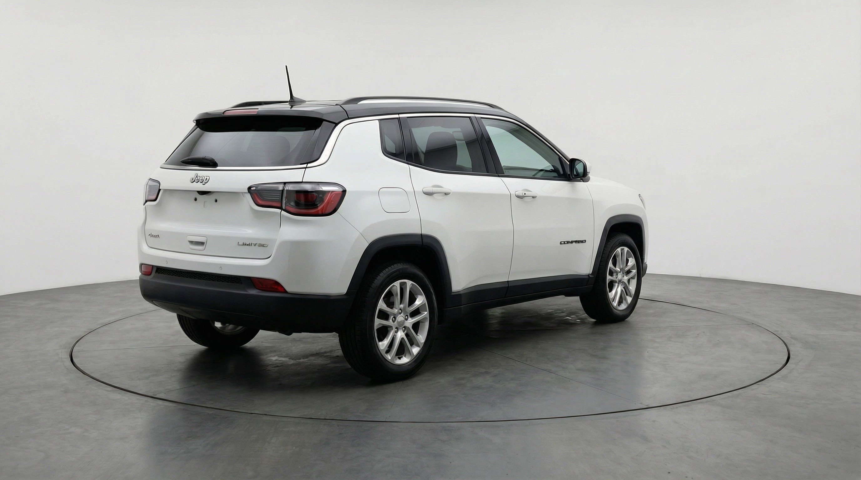 Used 2025 Jeep Compass Limited AWD/4WD image 9