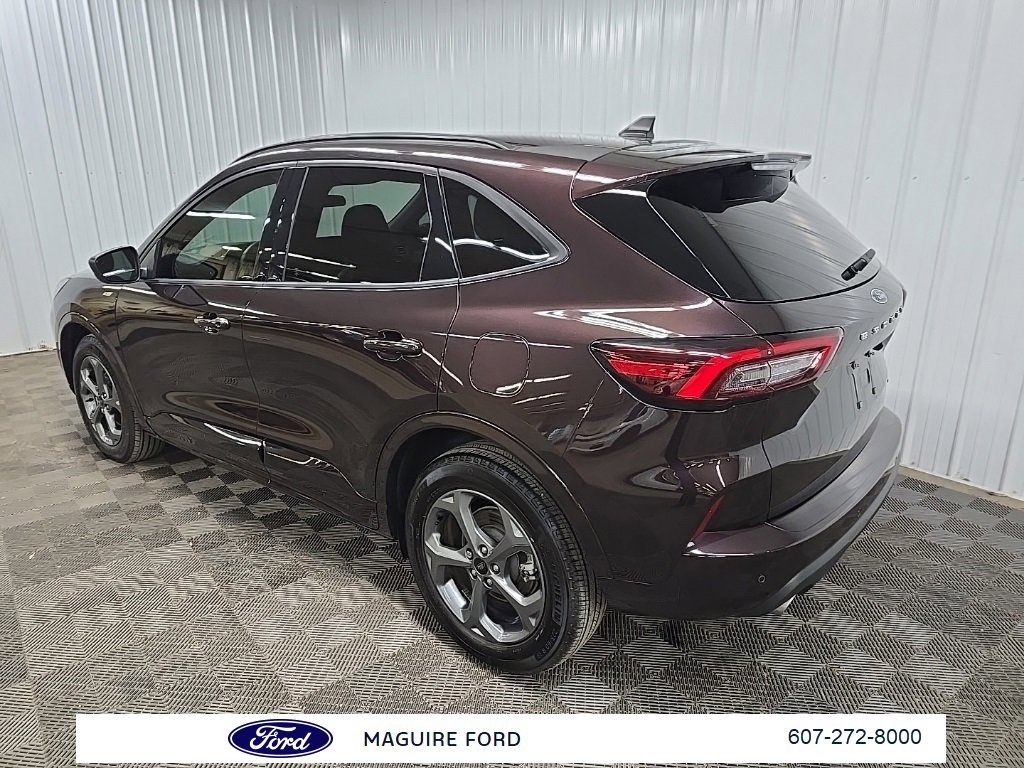Used 2023 Ford Escape ST-Line w/ Tech Pack #1 image 11