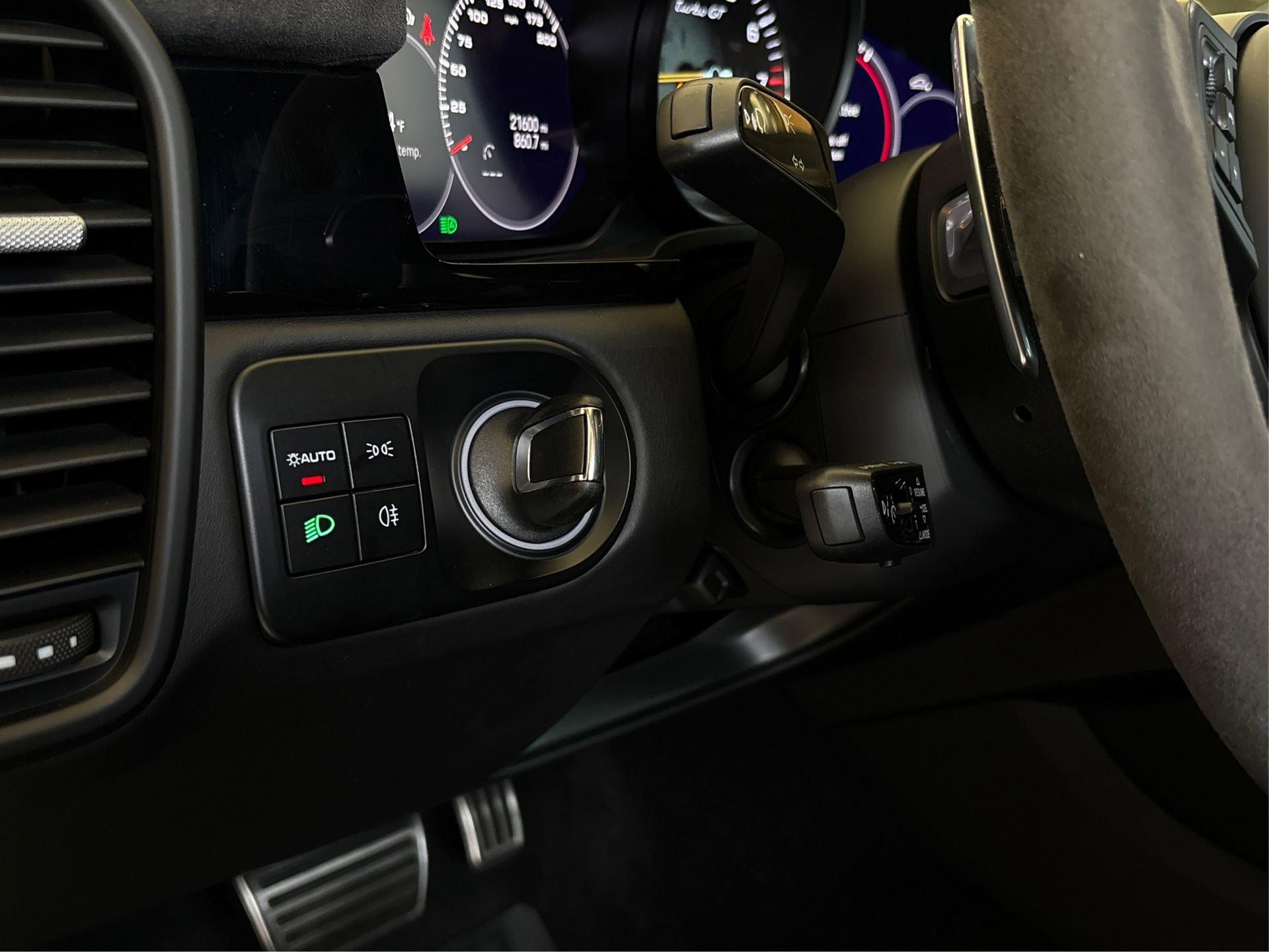 Used 2022 Porsche Cayenne Turbo GT image 18