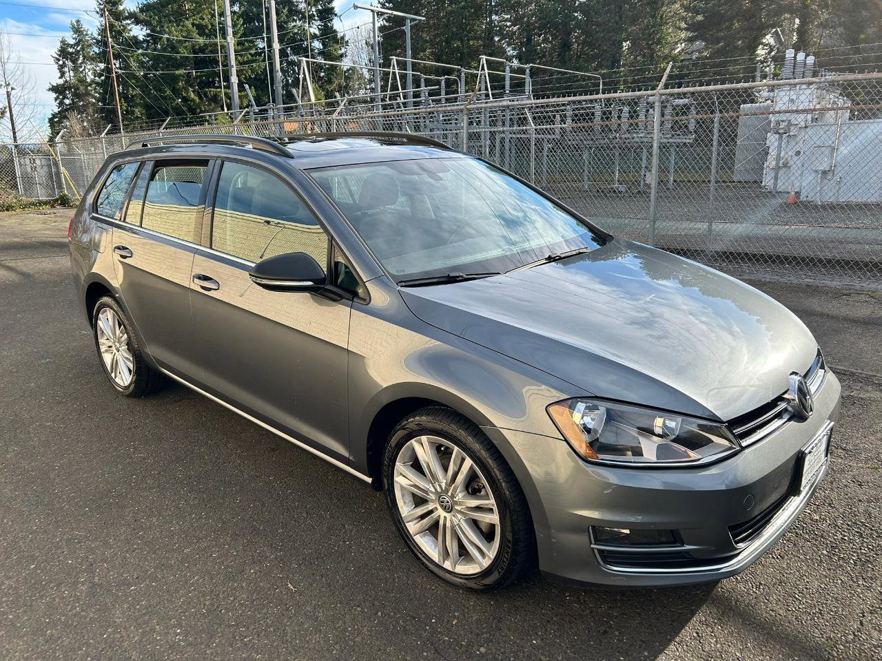 Used 2015 Volkswagen Golf TDI SE image 3
