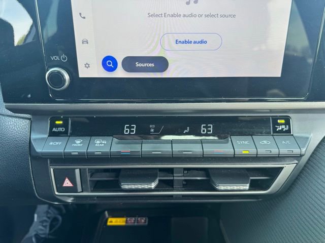 Used 2025 Toyota Camry SE FWD image 24