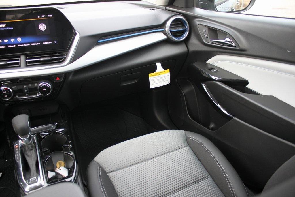 New 2026 Chevrolet Trax LT w/ Driver Confidence Package image 7
