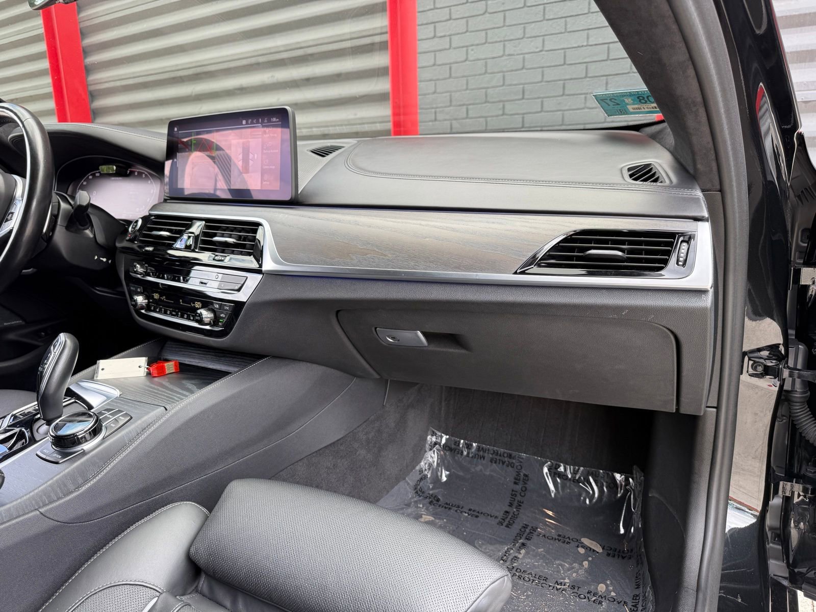 Used 2021 BMW M550i xDrive w/ Dynamic Handling Package AWD/4WD image 24