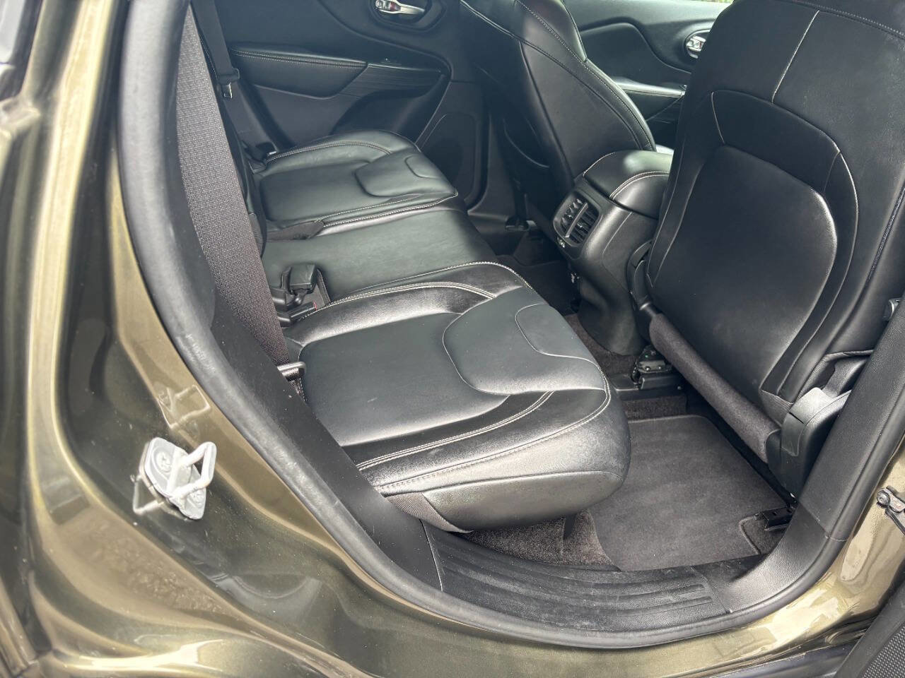 Used 2014 Jeep Cherokee Limited FWD image 22