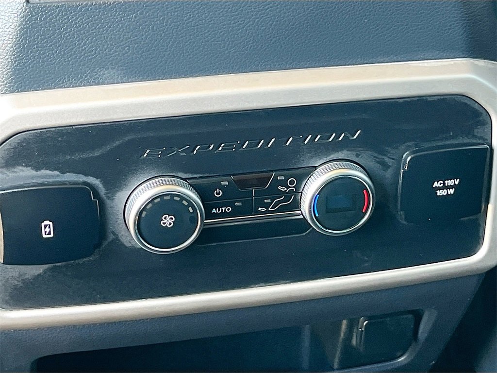 Used 2024 Ford Expedition XLT image 25