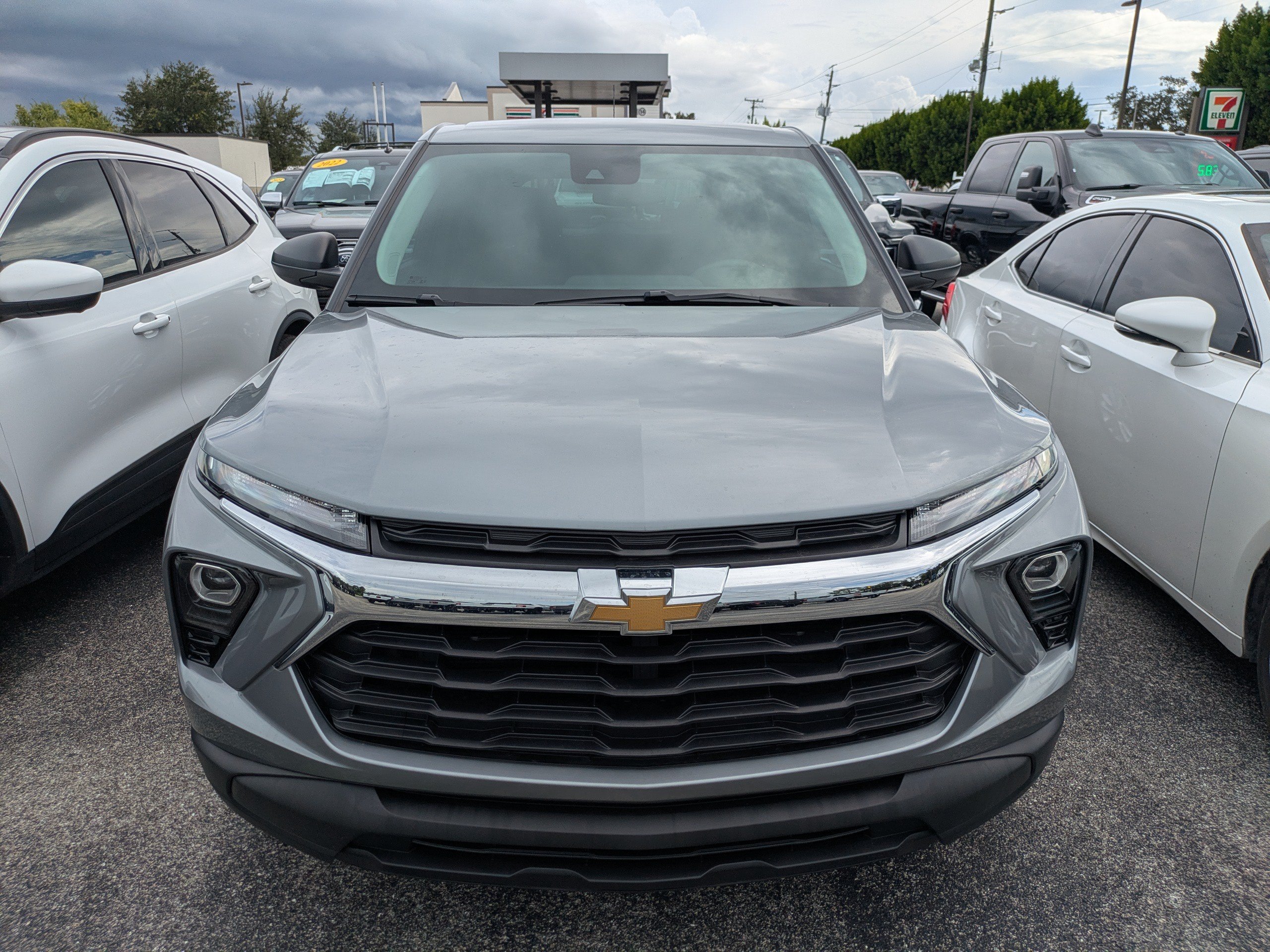 Used 2026 Chevrolet TrailBlazer LS FWD image 3