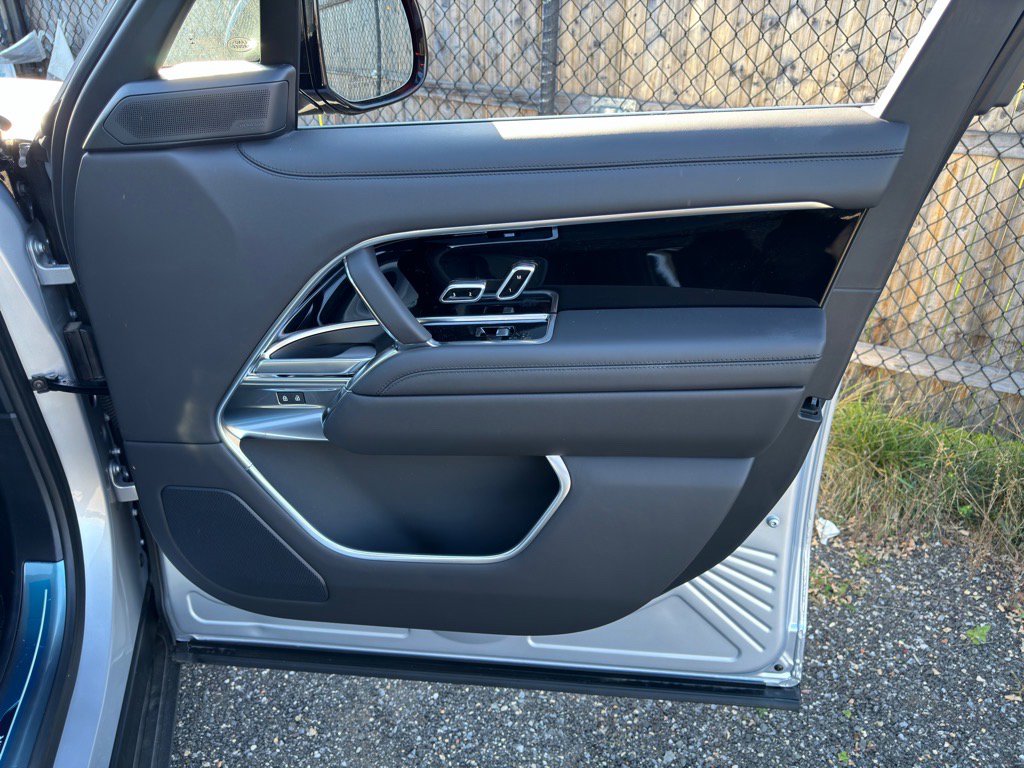 New 2025 Land Rover Range Rover SE image 19