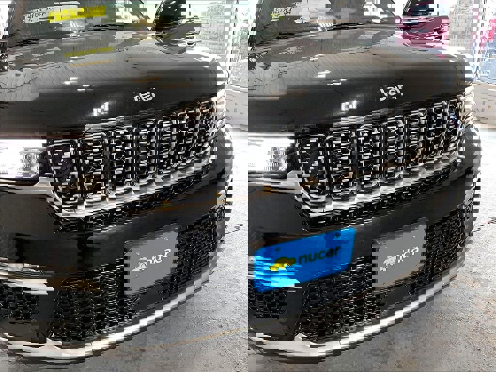 Used 2023 Jeep Grand Cherokee Summit image 30