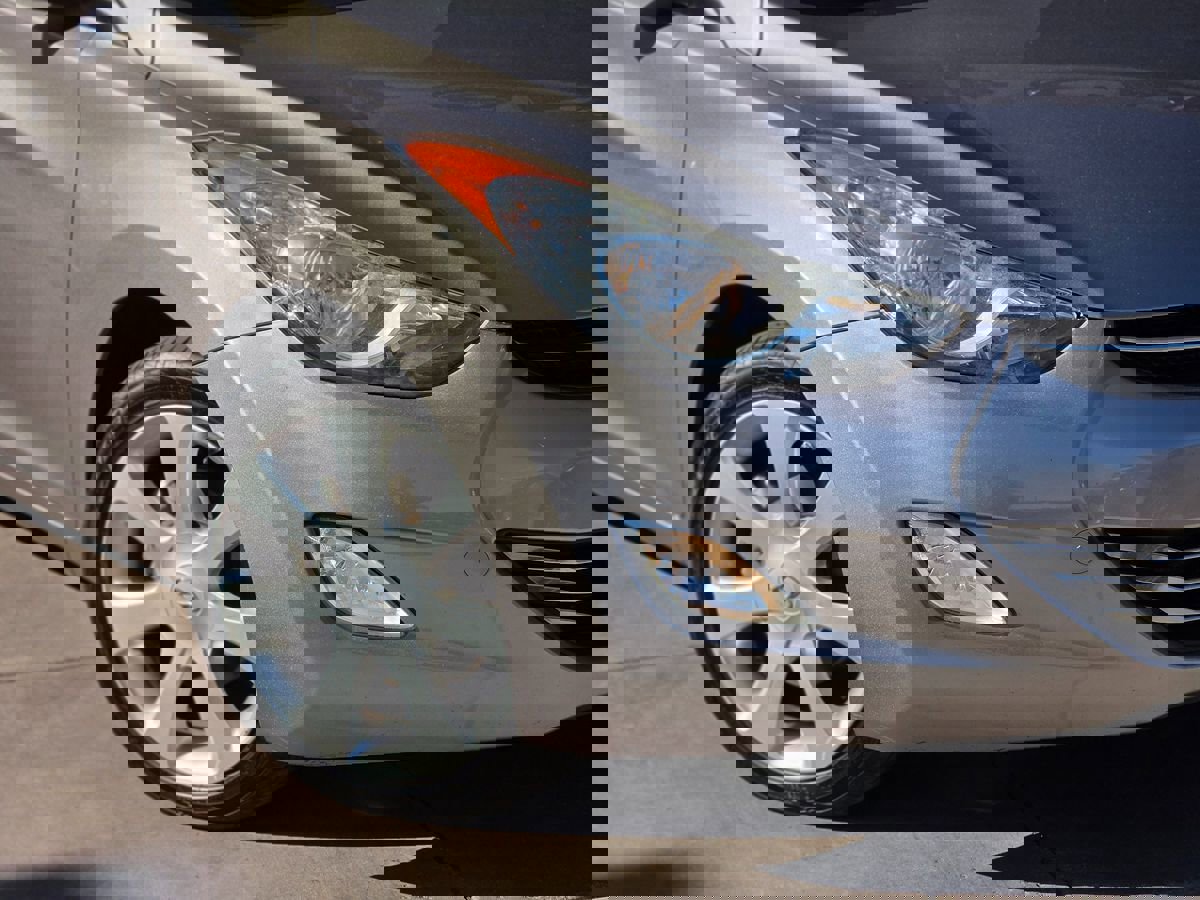 Used 2012 Hyundai Elantra Limited w/ Technology Pkg 5 image 5
