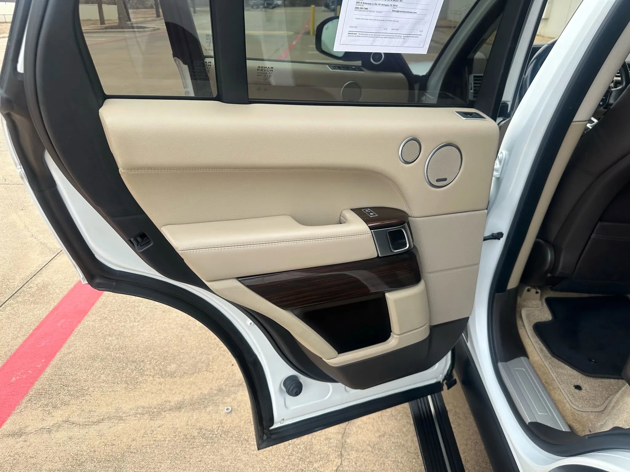 Used 2017 Land Rover Range Rover HSE image 20