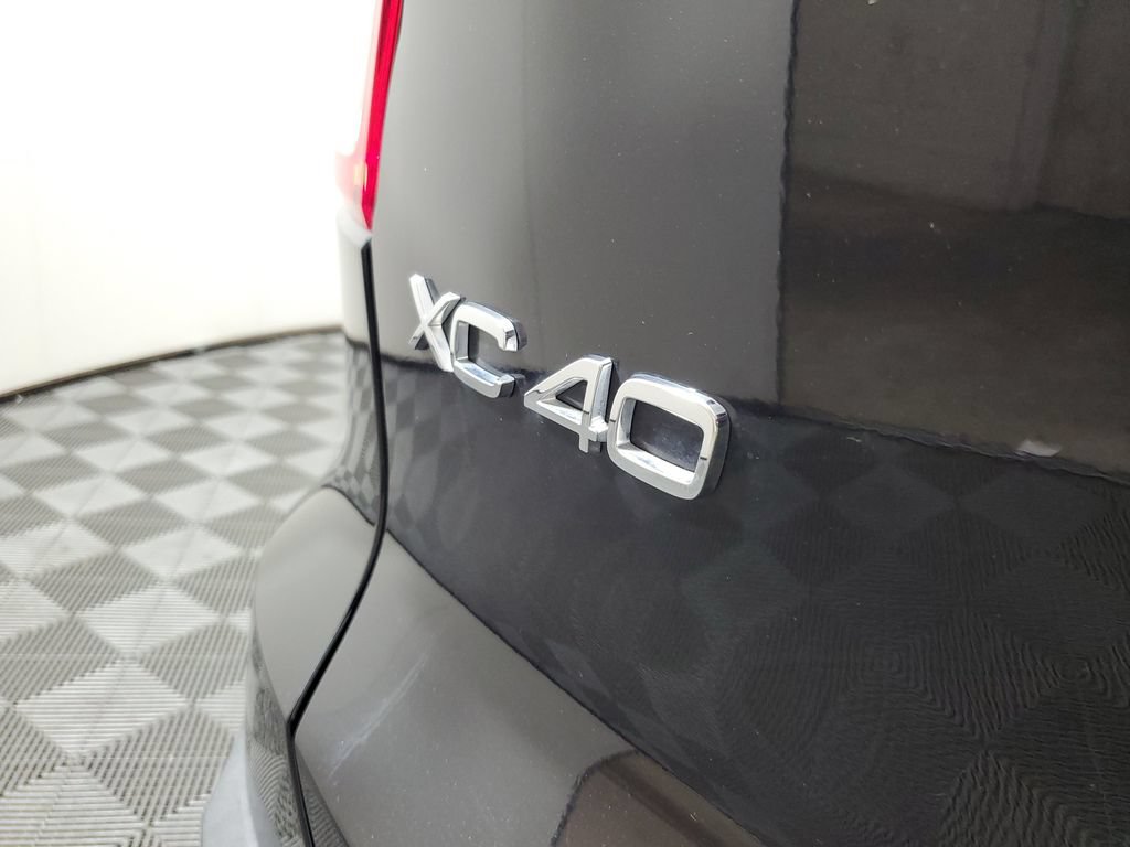 Certified 2024 Volvo XC40 B5 Ultimate w/ Protection Package Premier AWD/4WD image 7