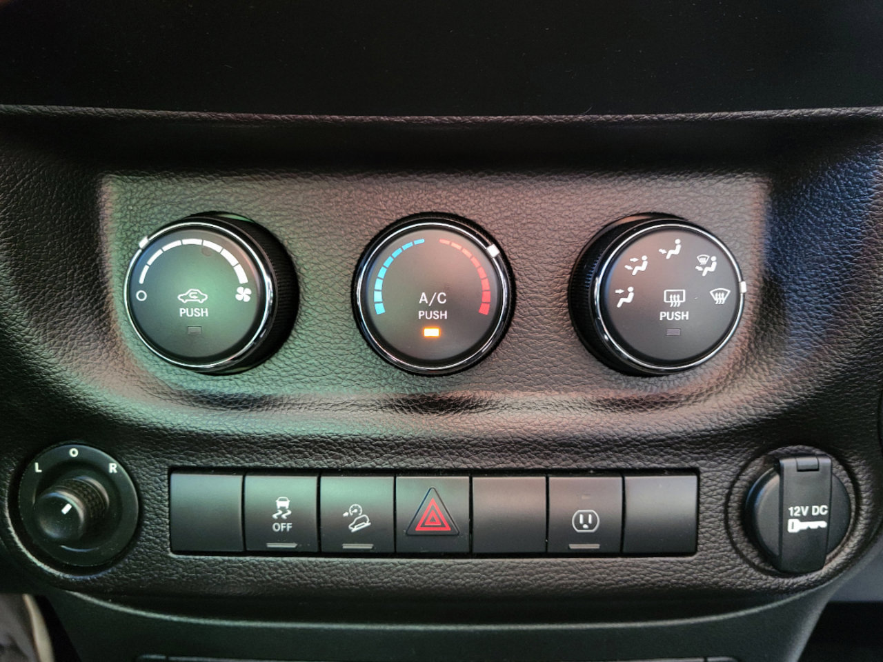 Used 2018 Jeep Wrangler Unlimited Sahara w/ Dual Top Group image 13