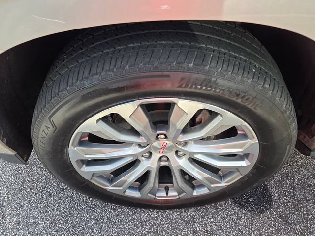 Used 2022 GMC Yukon Denali RWD image 4