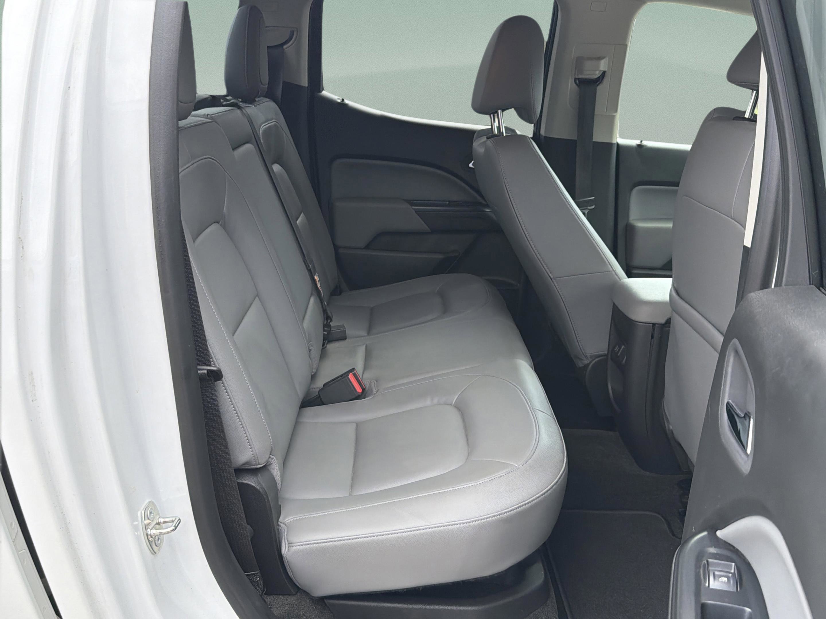 Used 2015 Chevrolet Colorado LT w/ Luxury Package image 35