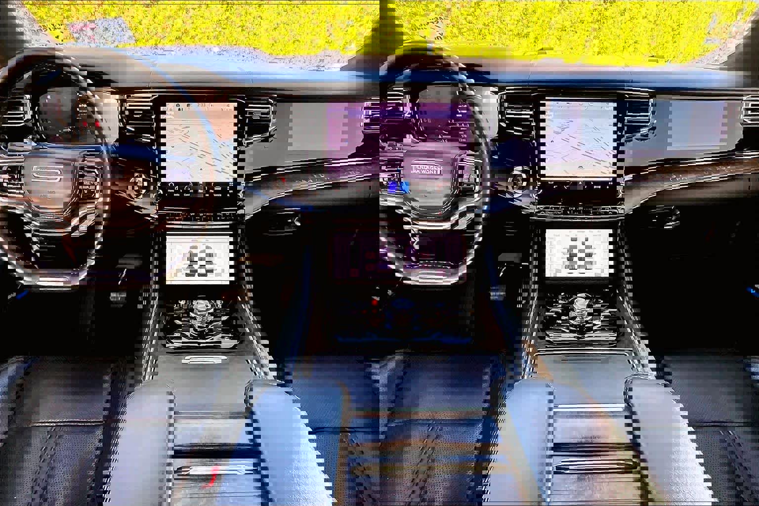 Used 2022 Jeep Grand Wagoneer Series II w/ Premium Group II image 13