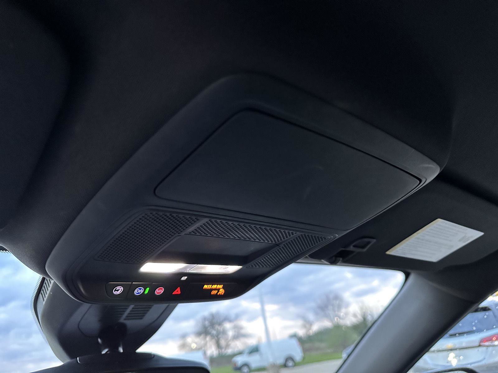 Used 2025 Chevrolet Equinox LT AWD/4WD image 33