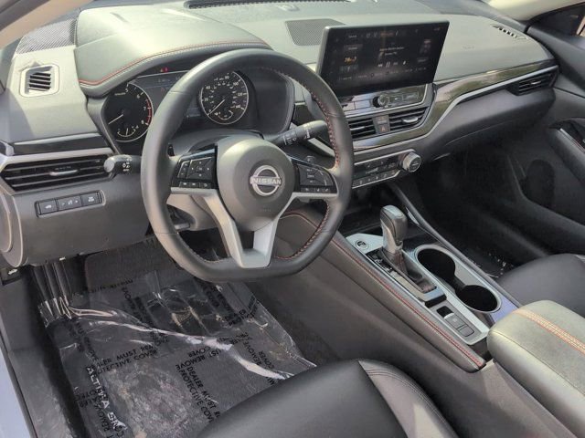 Used 2025 Nissan Altima 2.5 SR w/ SR Premium Package AWD/4WD image 15