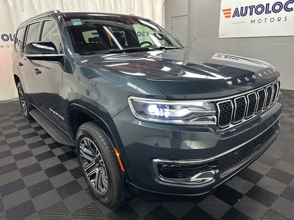 Used 2025 Jeep Wagoneer 4WD w/ Premium Group I image 2