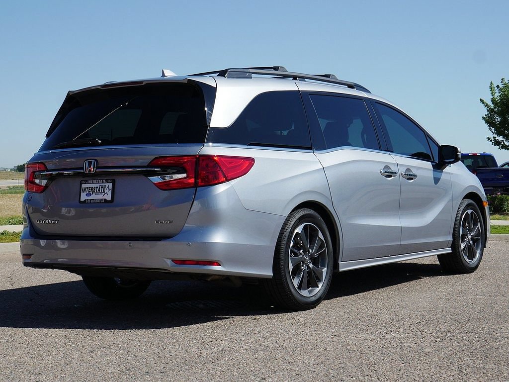 Used 2024 Honda Odyssey Elite image 5
