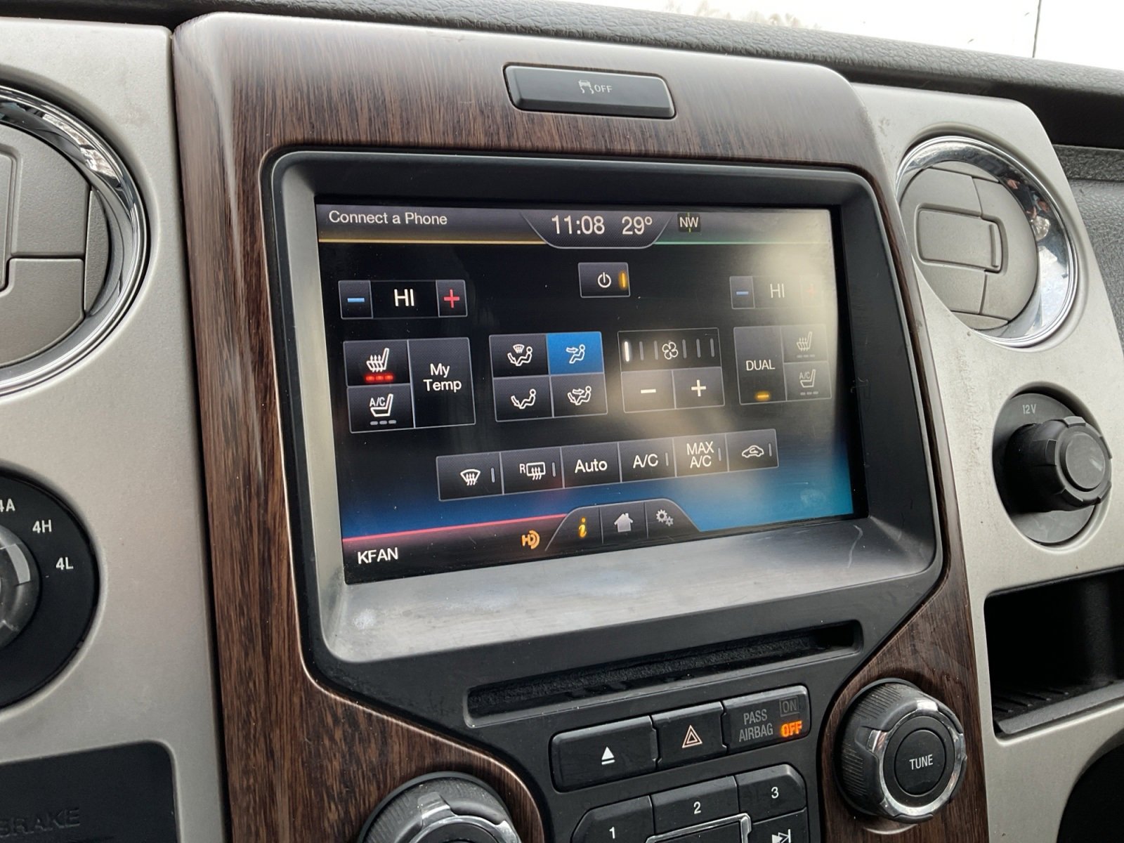 Used 2014 Ford F150 Lariat w/ Equipment Group 502A Luxury image 25