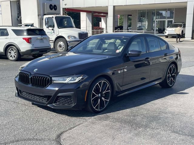 Used 2022 BMW 530i w/ M Sport Package image 3