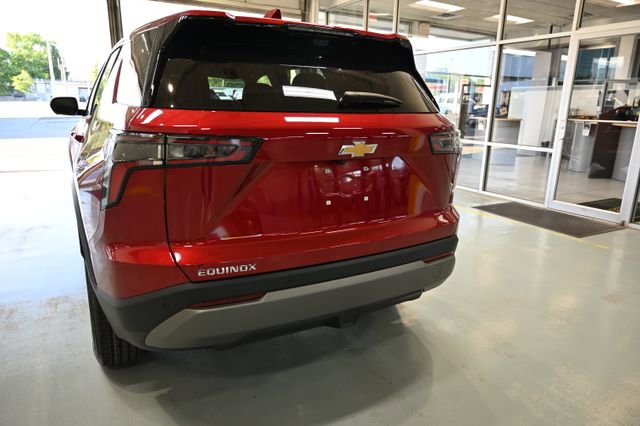 New 2026 Chevrolet Equinox LT w/ Convenience Package II FWD image 6