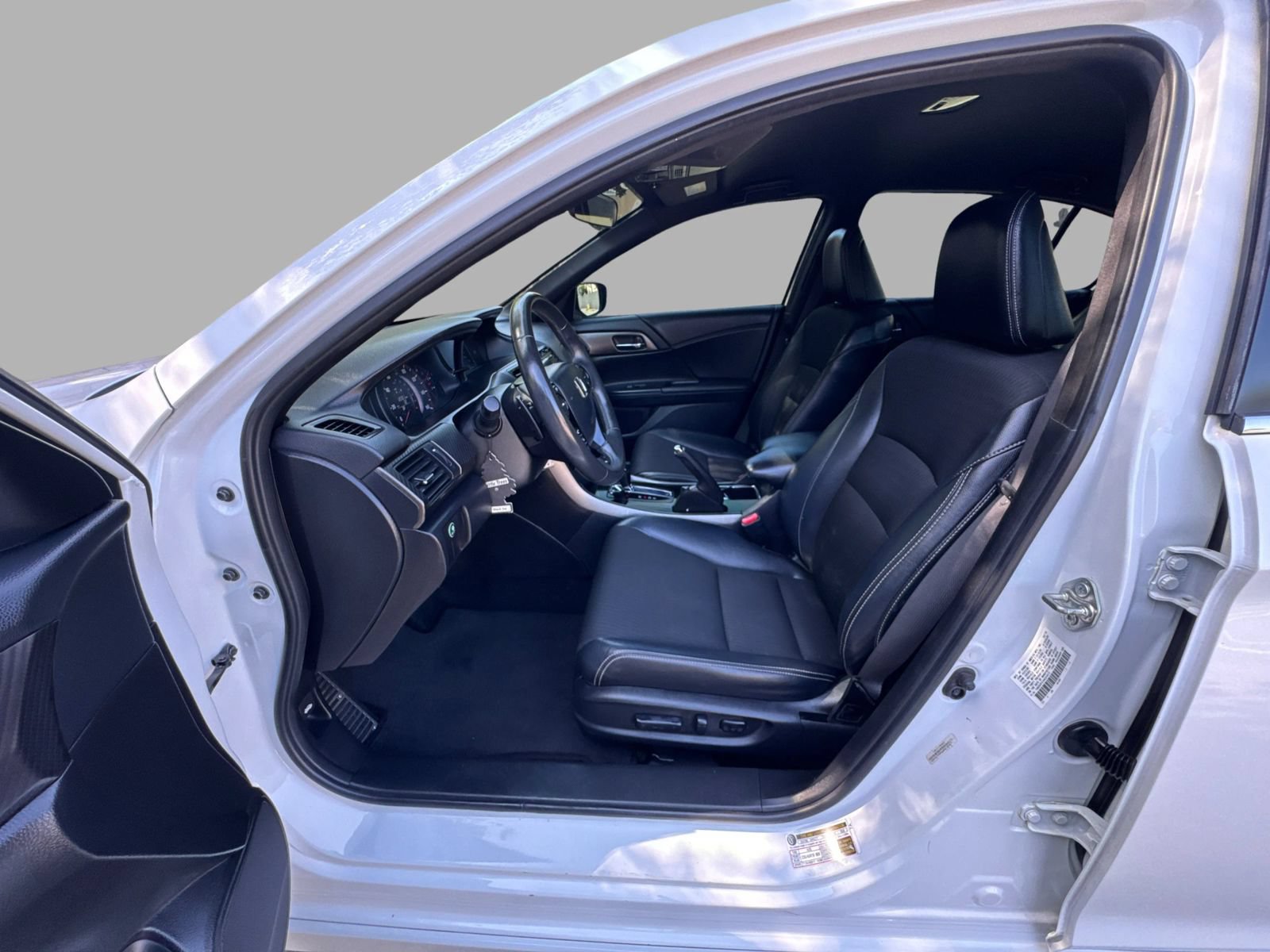 Used 2017 Honda Accord Sport image 22