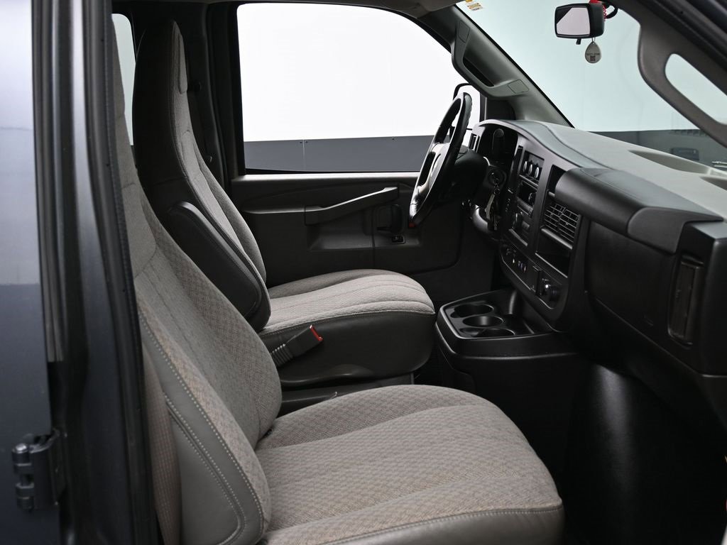 Used 2017 Chevrolet Express 3500 LT w/ LT Preferred Equipment Group image 29