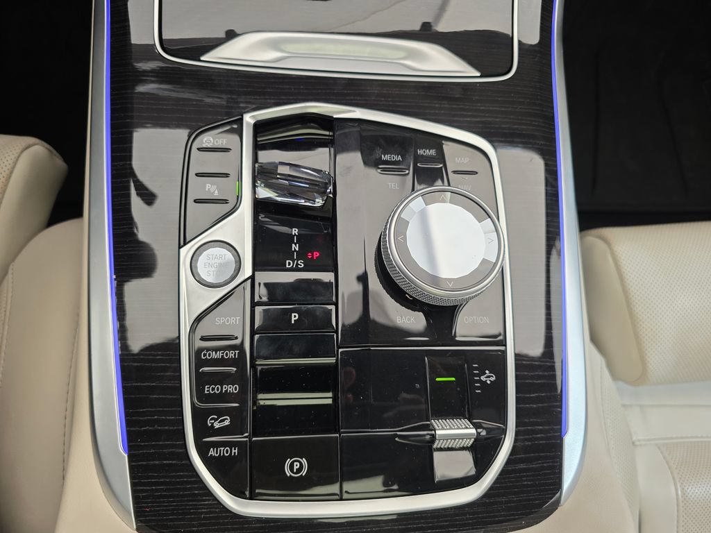 Used 2025 BMW X7 xDrive40i w/ Executive Package AWD/4WD image 19