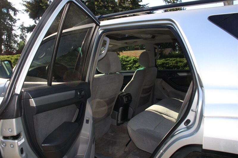 Used 2005 Toyota 4Runner SR5 AWD/4WD image 16