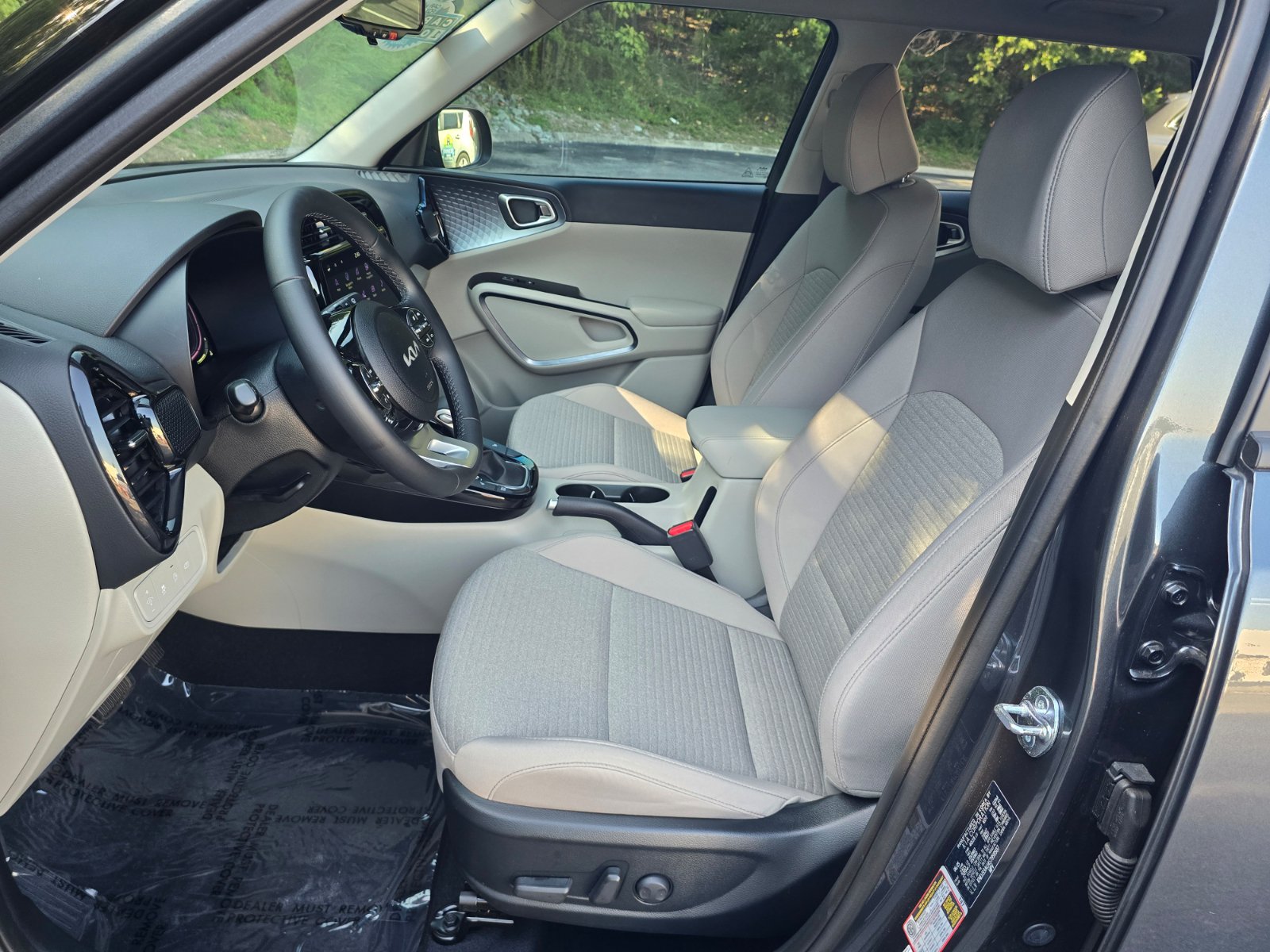 Used 2025 Kia Soul EX FWD image 11