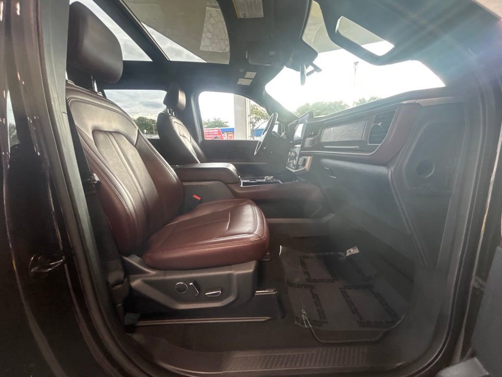 Used 2024 Ford Expedition Limited image 22