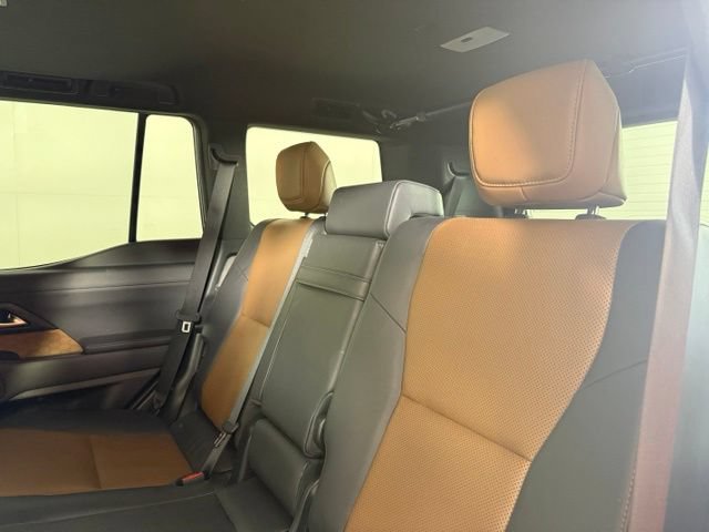 Used 2024 Lexus GX 550 w/ Accessory Package (Z1) AWD/4WD image 21