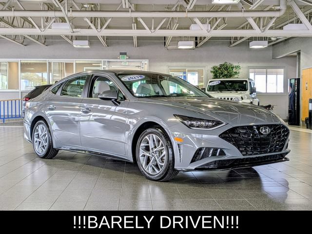 Used 2023 Hyundai Sonata SEL w/ Preferred Accessory Package FWD image 2