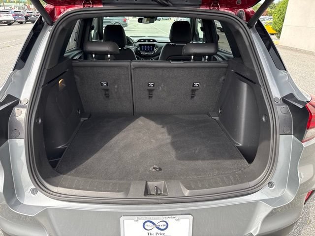 Used 2023 Chevrolet TrailBlazer RS w/ Sun and Liftgate Package AWD/4WD image 10