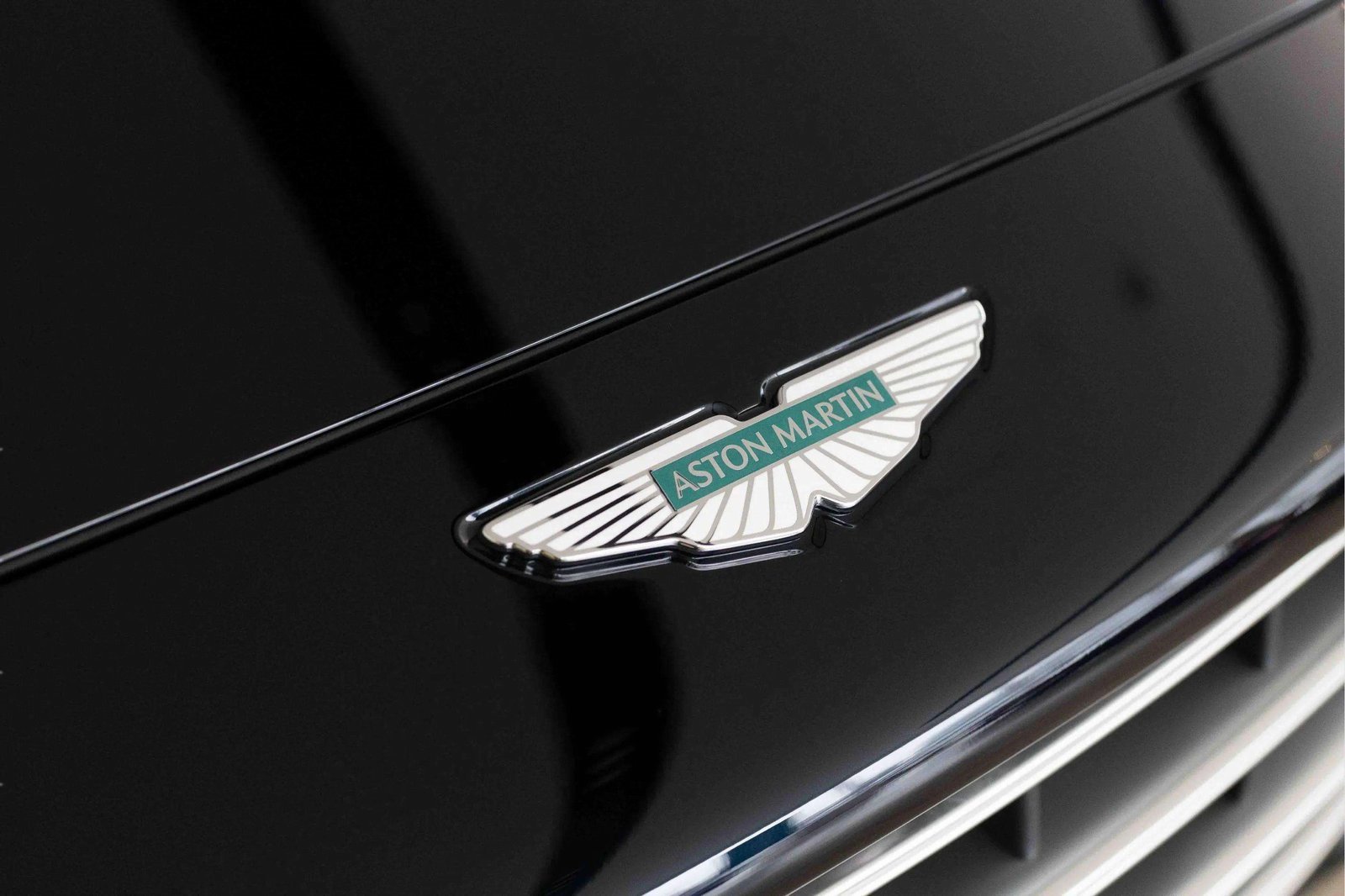 New 2025 Aston Martin DBX 707 image 7