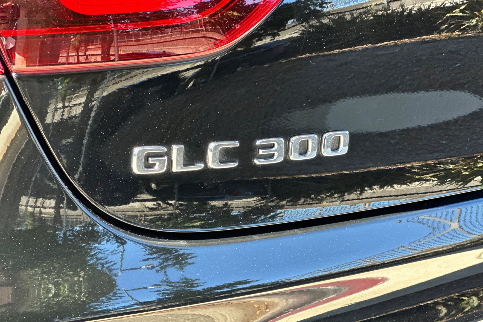 Used 2023 Mercedes-Benz GLC 300 4MATIC Coupe image 30